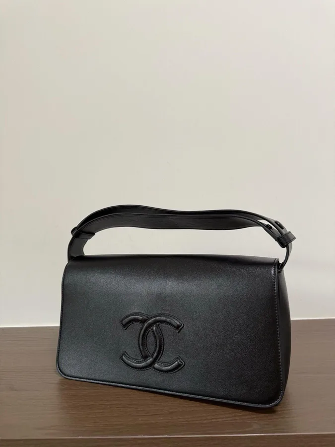 Chanel Spring Summer 2026 Messenger Bag Lambskin