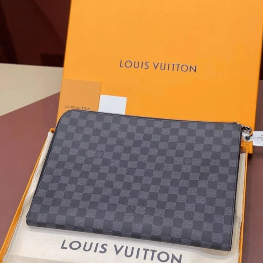 Louis Vuitton Handbag Men’s Black With Wallet 25cm