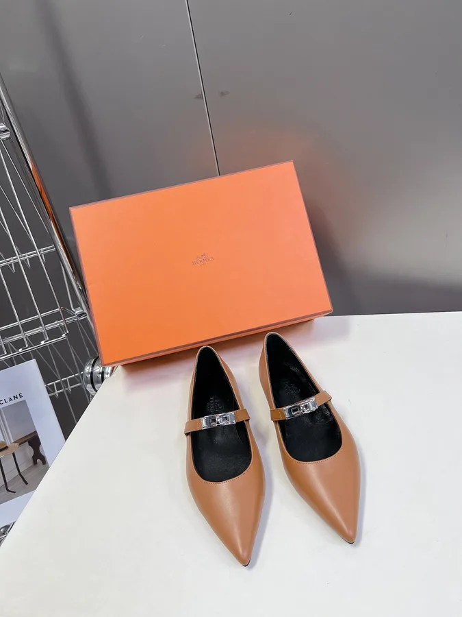 Hermes Women Tan Leather Pointed Toe Flats