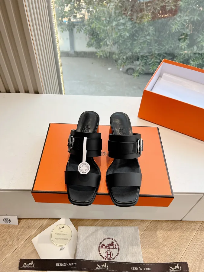 Hermes Women Black Leather Buckle Mules