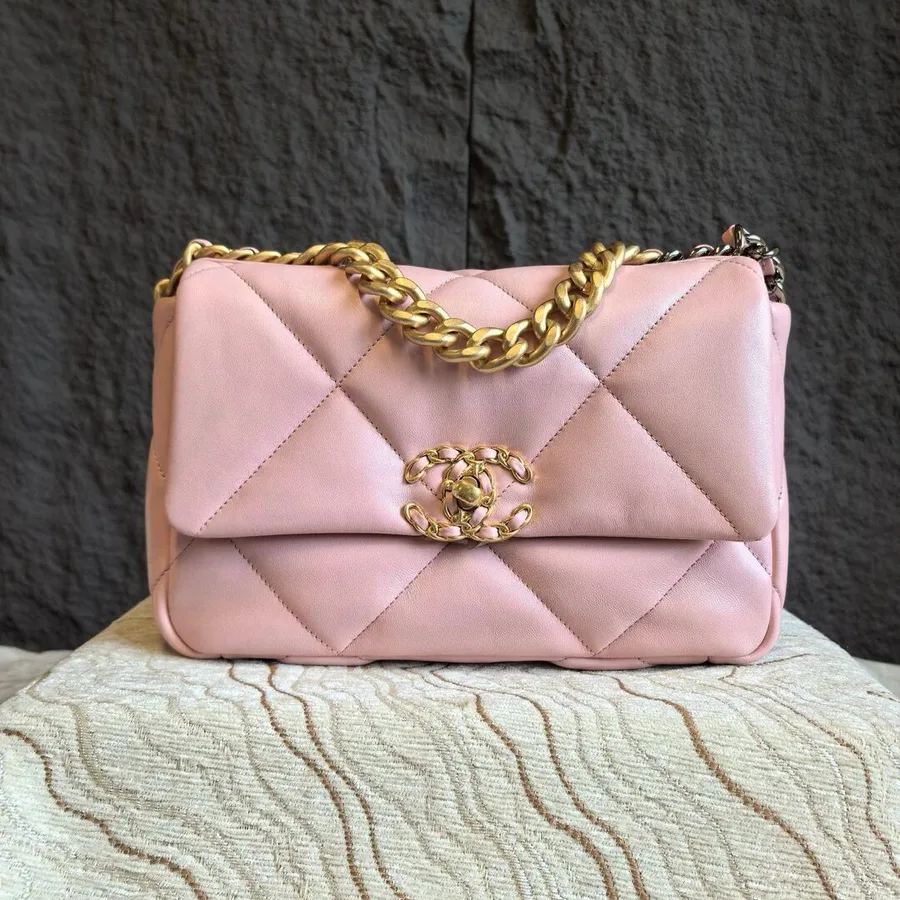 CHANEL 19 Small Bag in Pink Gold Hardware
