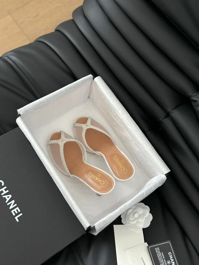 Chanel Women Beige Mesh And Leather Mules