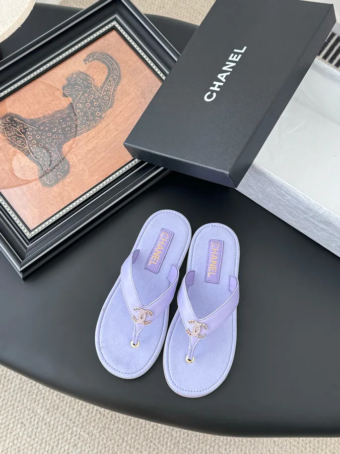 Chanel Women Light Purple Leather Slides