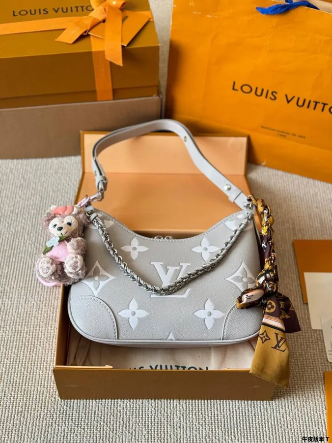 Louis Vuitton Boulogne PM handbag in Monogram Empreinte