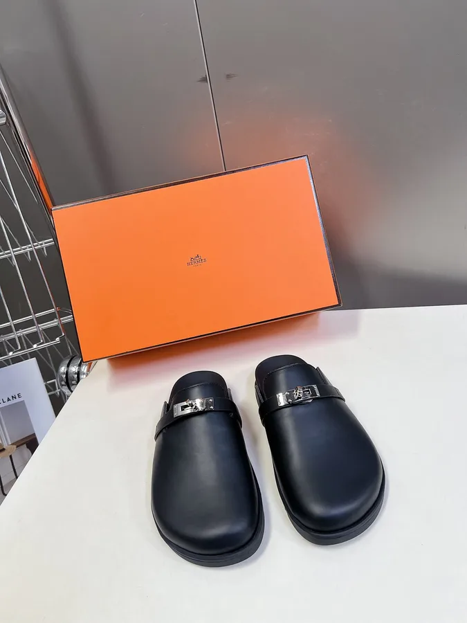 Hermes Women Black Leather Mules