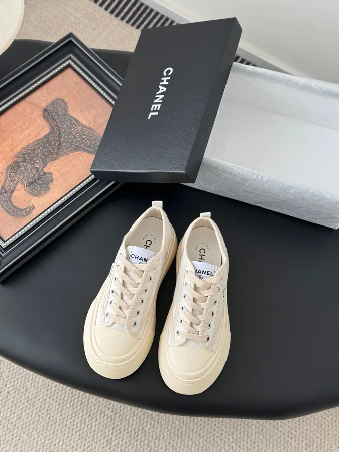 Chanel Women Beige Canvas And Rubber Sneakers