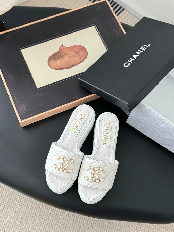 Chanel Women White Quilted Leather Slides