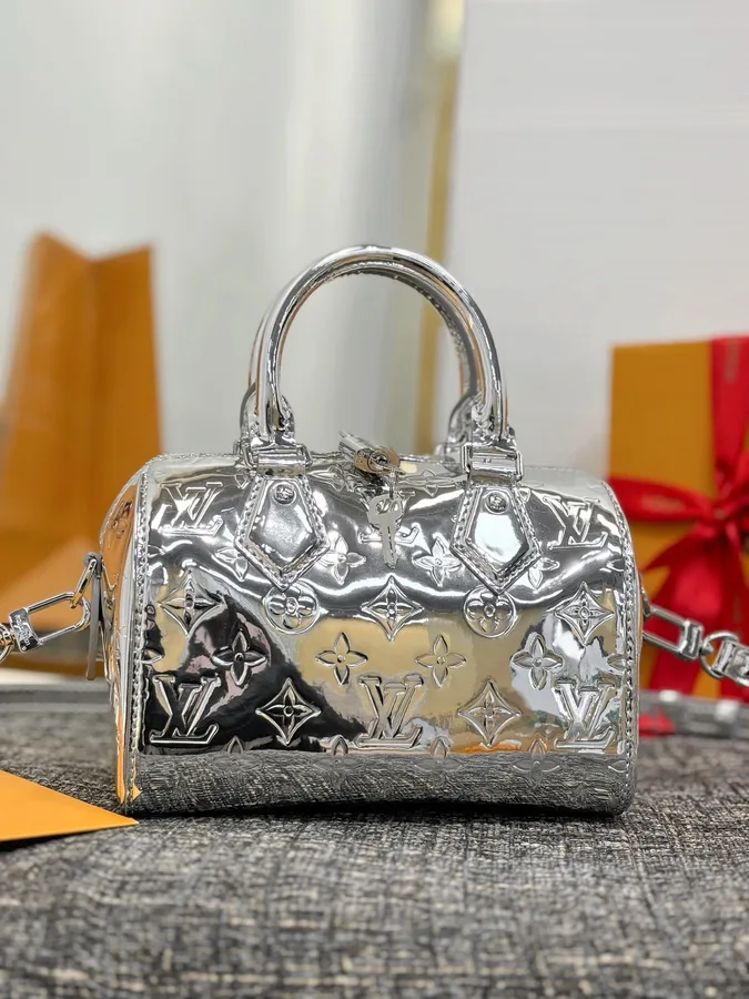 Louis Vuitton Speedy Bandoulière 20 bag