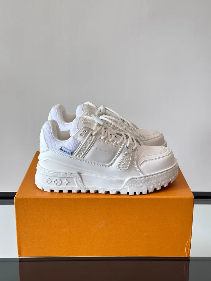 LV Men White Leather Sneakers