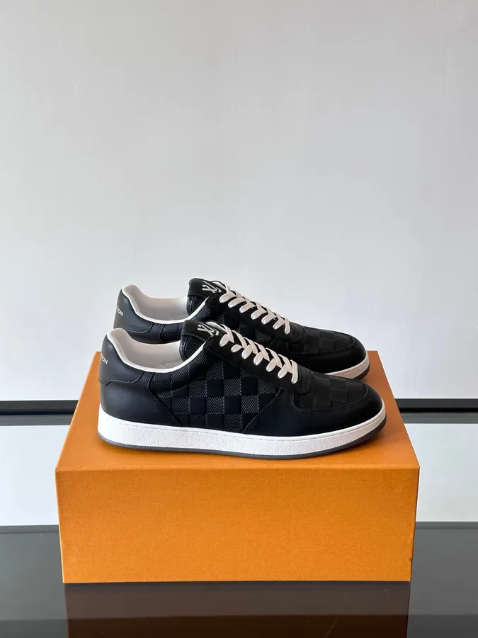 LV Men Black Leather Checkerboard Sneakers
