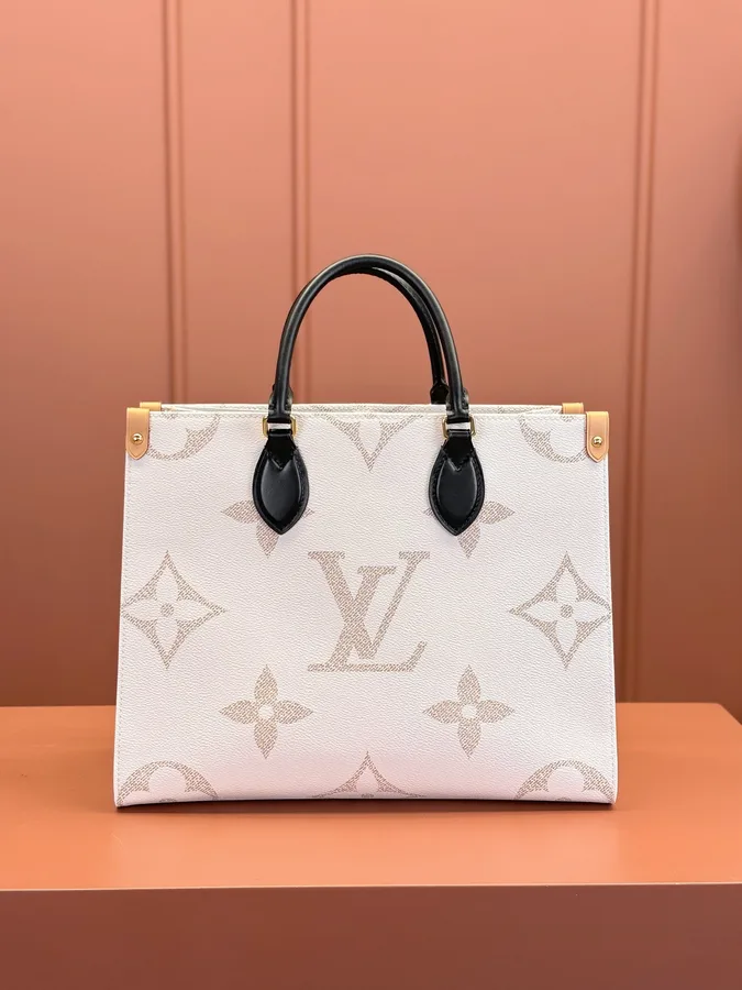 Louis Vuitton Monogram Dune Giant OnTheGo MM tote bag