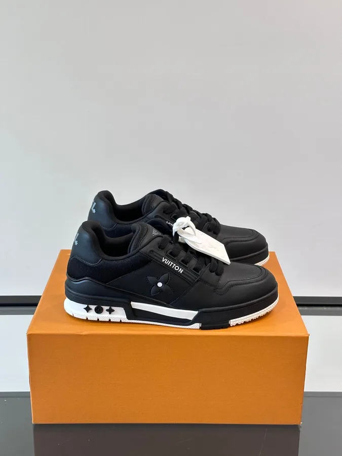 LV Men Black Leather Sneakers