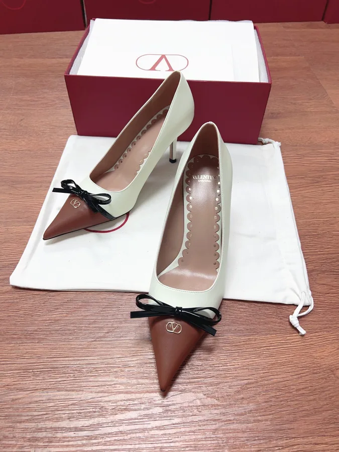 Valentino Women White Leather Brown Bow Detail Pumps