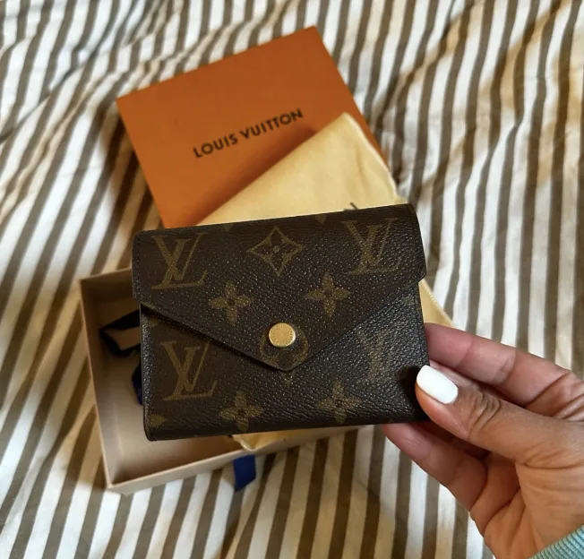 LV Signature Wallet