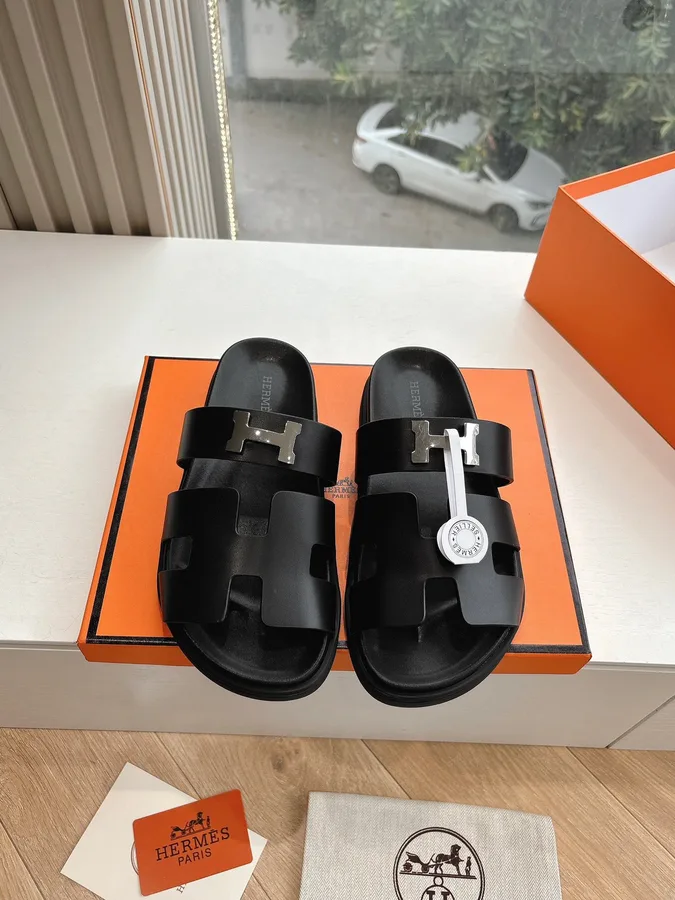 Hermes Women Black Leather Sandals