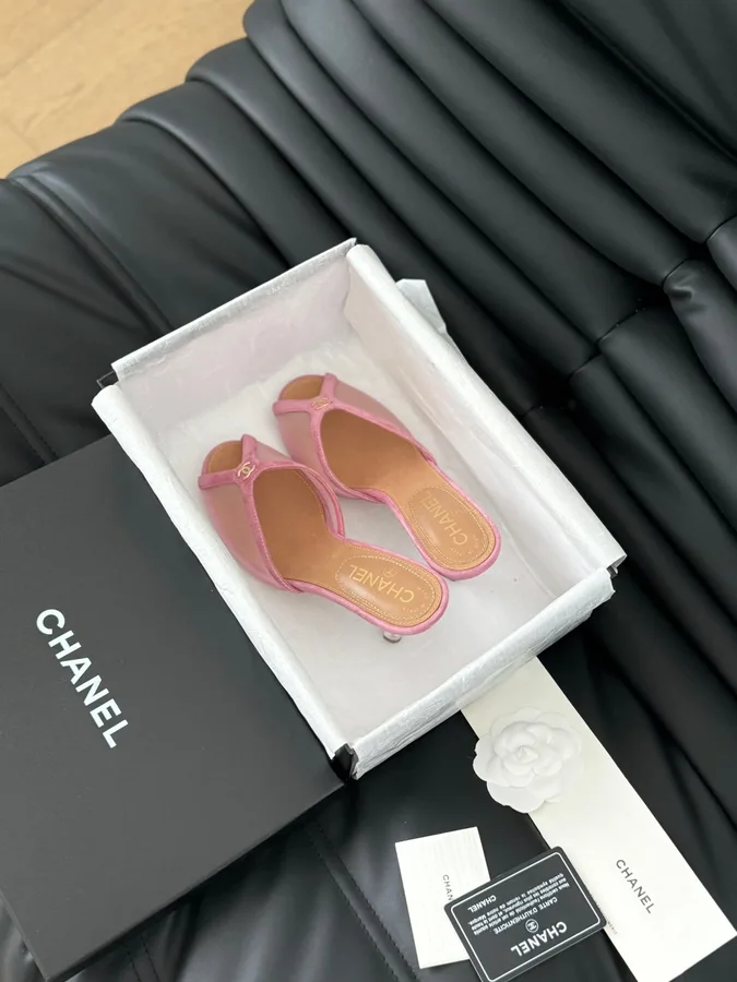 Chanel Women Pink Leather Kitten Heel Mules