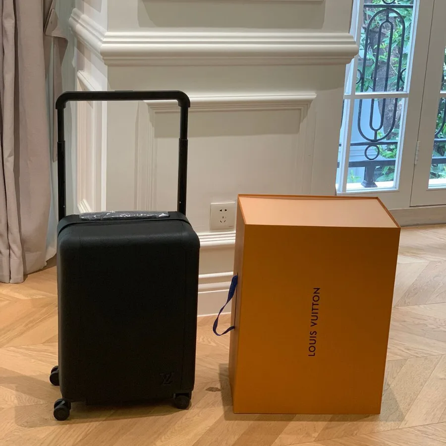 Louis Vuitton Horizon 55 rolling suitcase in Black