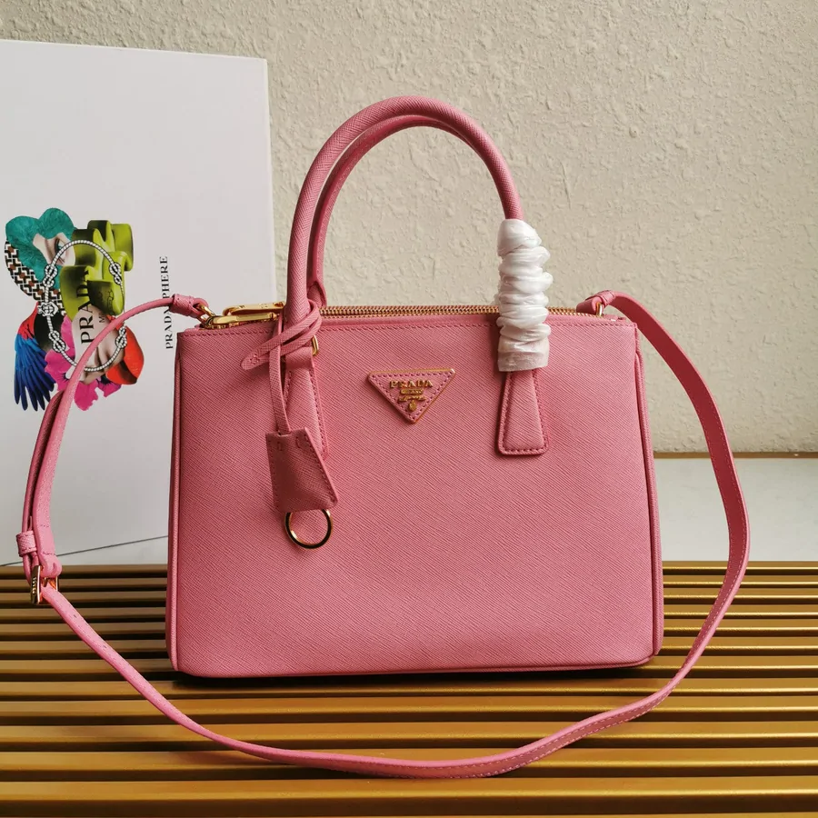 Medium Galleria 28 Pink Saffiano Leather