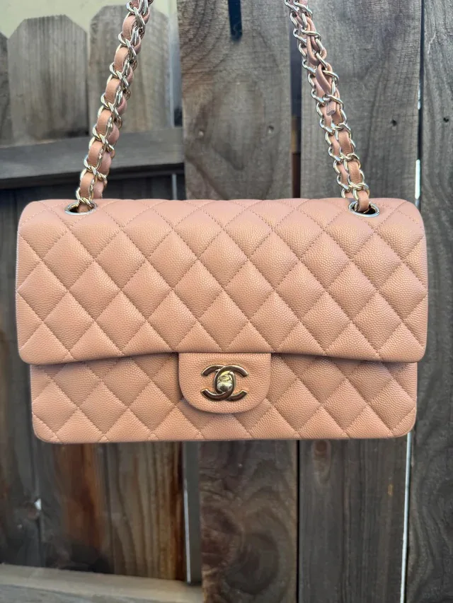 Chanel Classic Flap 25 Medium