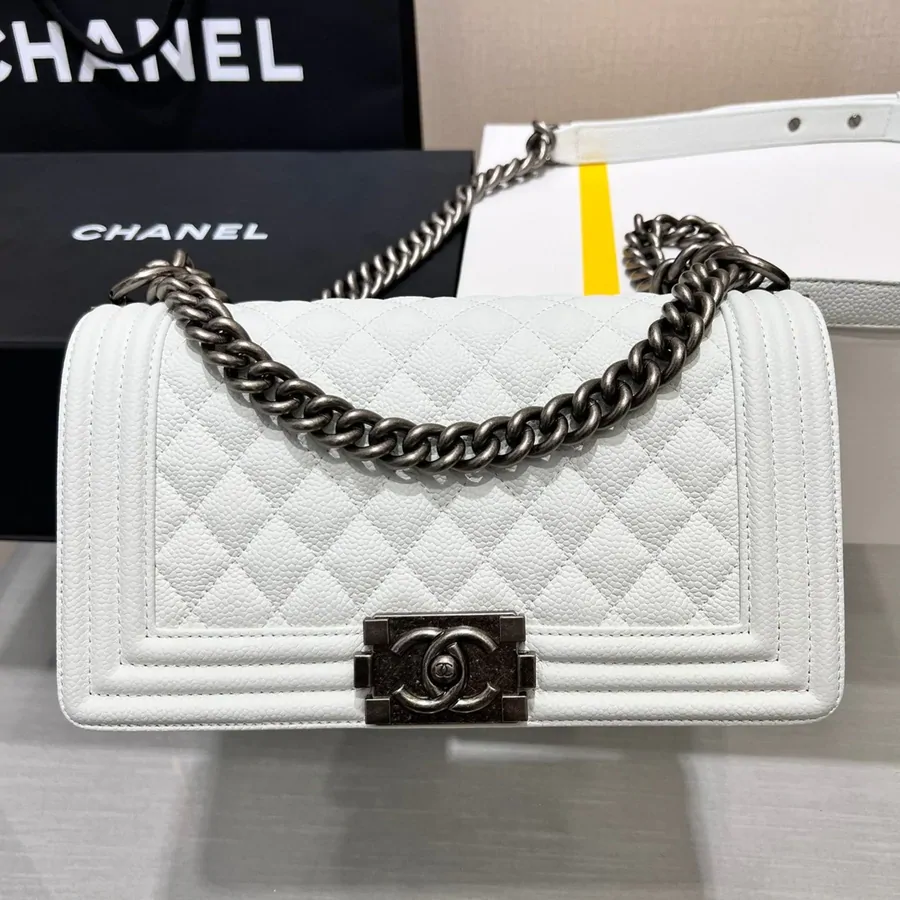 Boy Bag Medium 25 White Caviar Ruthenium Hardware