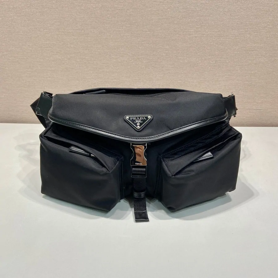 Belt Bag 27 in Black Re-nylon