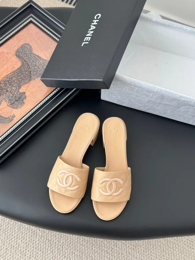Chanel Women Beige Leather Quilted Slides