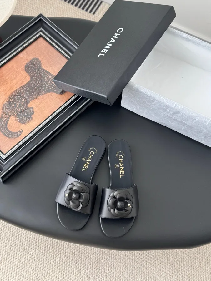 Chanel Women Black Leather Flower Detail Slides