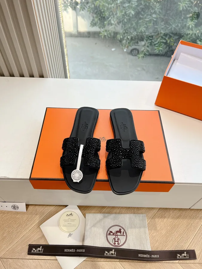 Hermes Women Black Leather Embellished Slippers