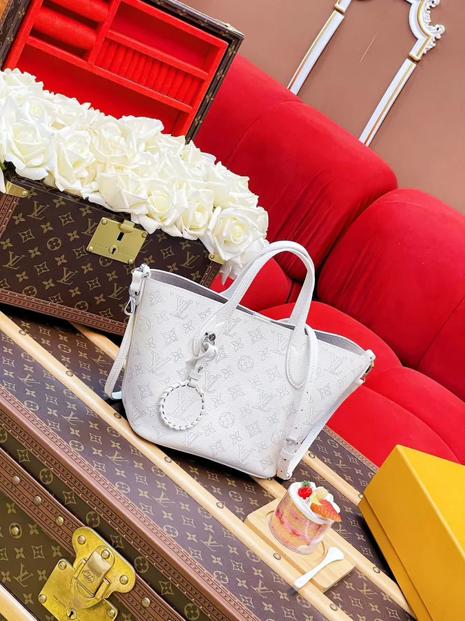 Louis Vuitton Blossom PM Mahina leather 2-way shoulder bag