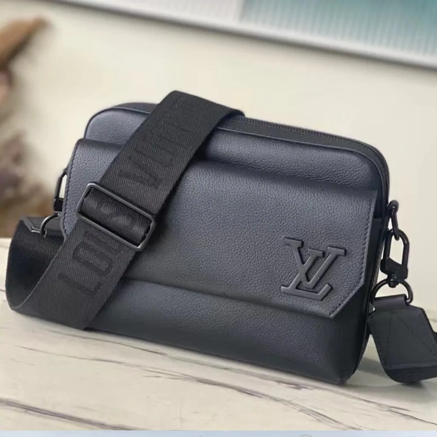 Louis Vuitton LV Fastline Men’s Handbag Black 23.5x18x7cm