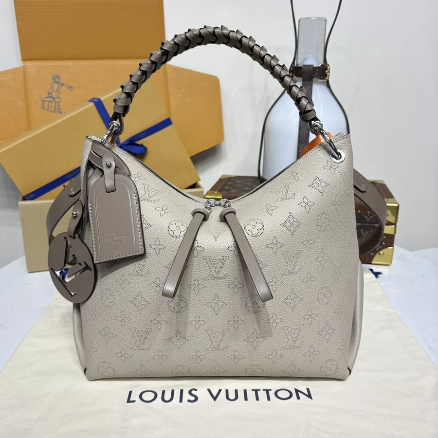 LOUIS VUITTON Beaubourg Mahina MM Leather