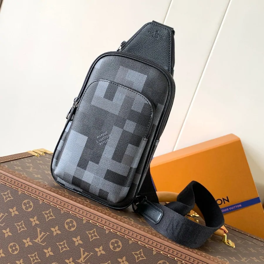 LV Avenue 31 in Black Canvas Calfskin