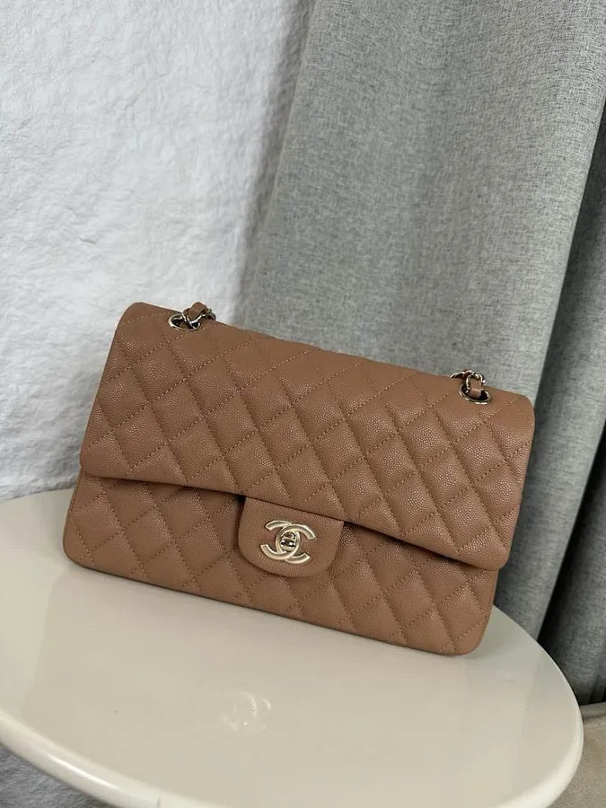 Chan Classic Flap Medium