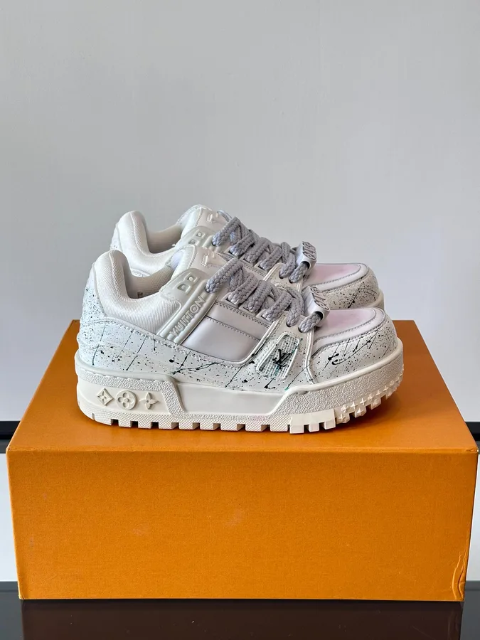 LV Men White Leather Sneakers With Black Splatter