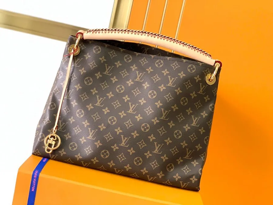 Louis Vuitton Artsy MM Monogram
