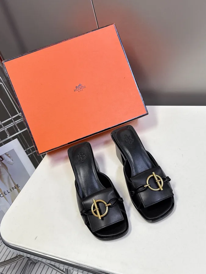 Hermes Women Black Leather Mules