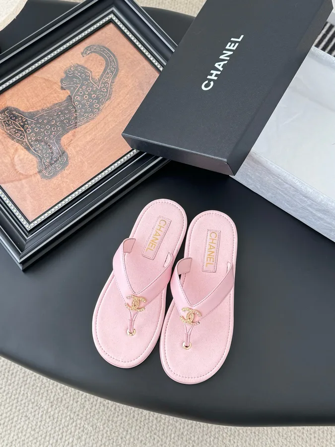 Chanel Women Pink Leather And Suede Sandals