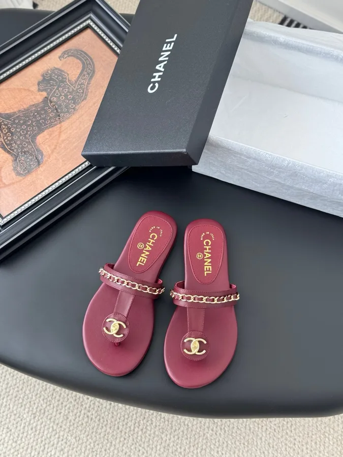Chanel Women Burgundy Leather Chain Detail Slides