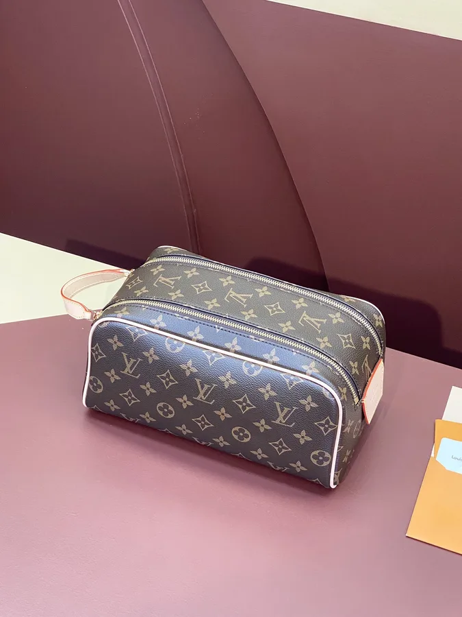 Louis Vuitton Dopp Kit Toilet Pouch in Monogram Canvas