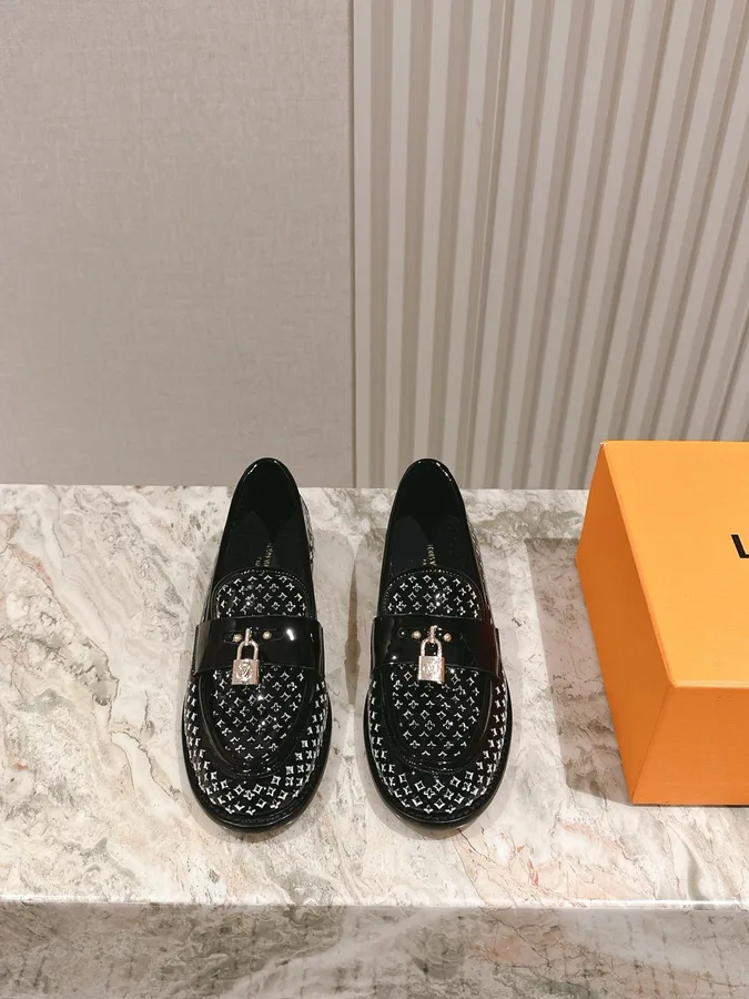 LV Women Black Patent Leather Loafers