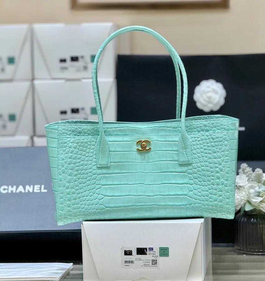 Chanel Tote Mint Green Crocodile Embossed Calfskin Gold Hardware SS26 collection