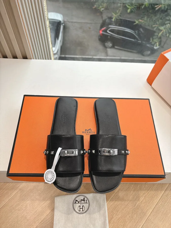 Hermes Women Black Leather Slide Sandals