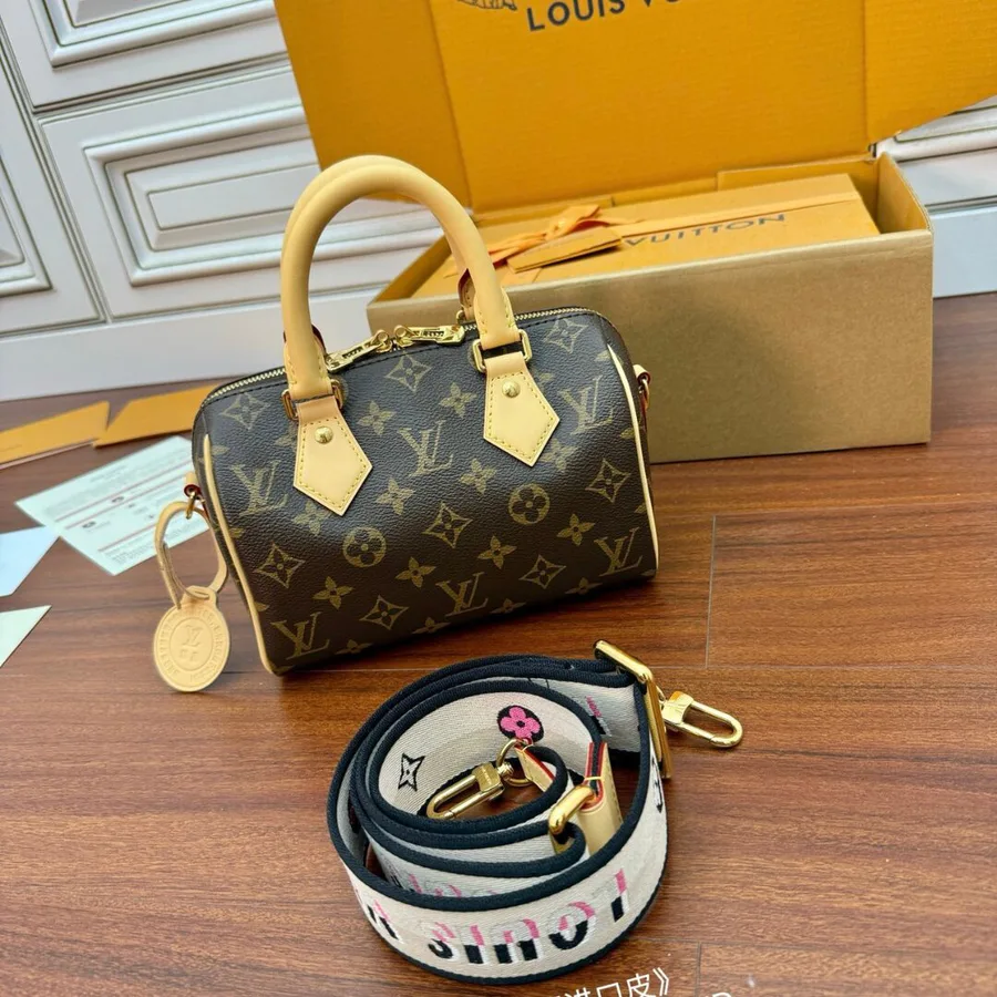 Louis Vuitton Speedy Bandoulière 20 in Monogram