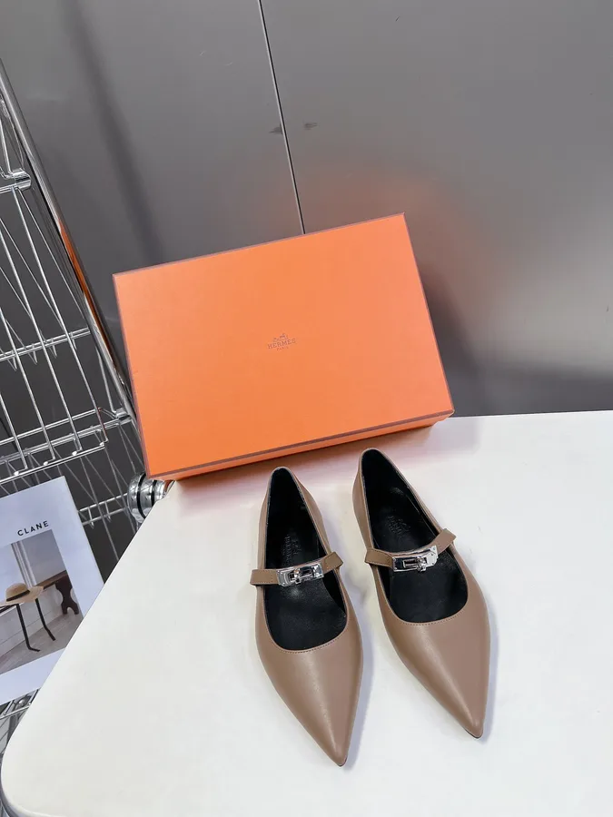 Hermes Women Beige Leather Pointed Strap Flats