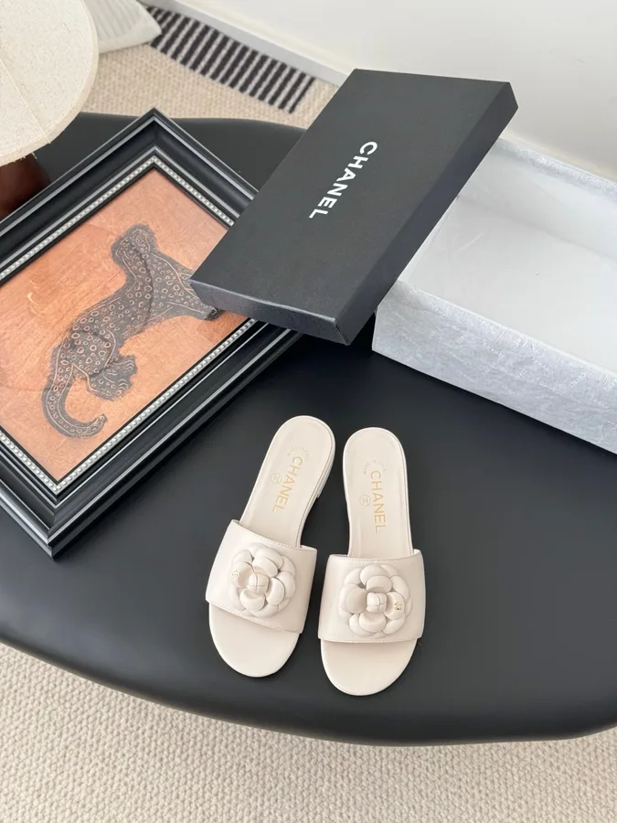 Chanel Women Cream Leather Flower Detail Slides