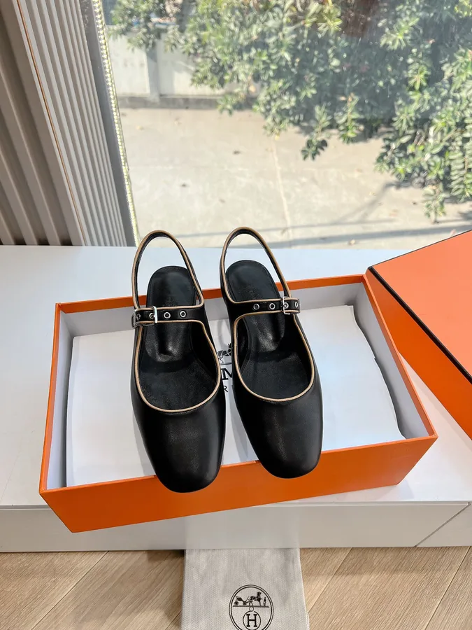 Hermes Women Black Leather Slingback Mules