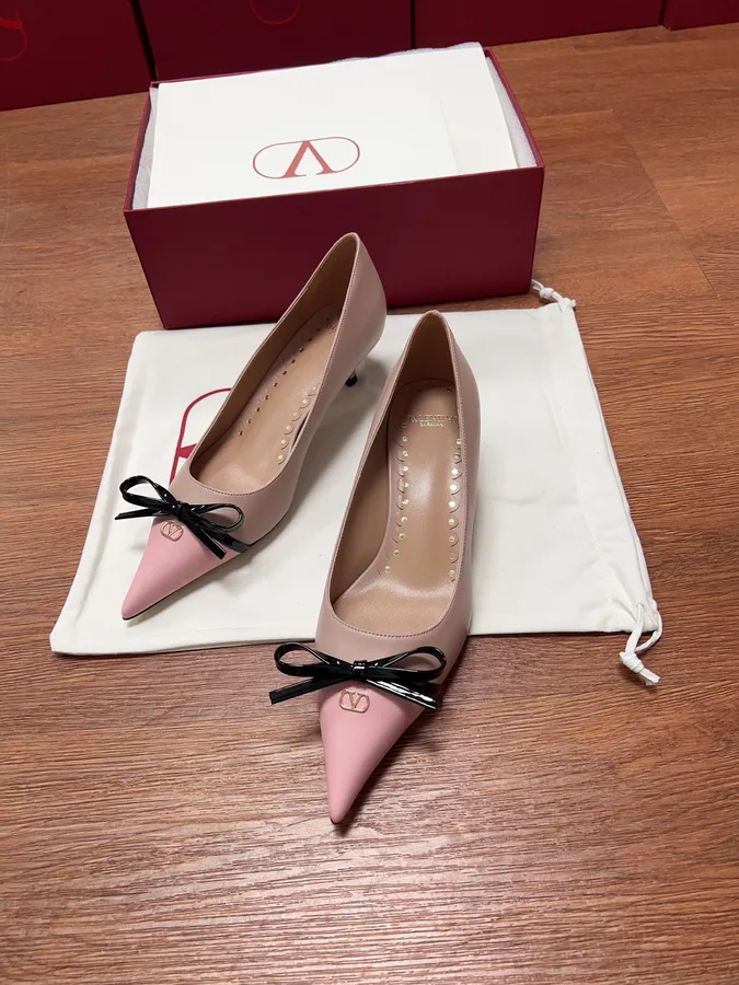 Valentino Women Pink Leather Bow Detail Pumps