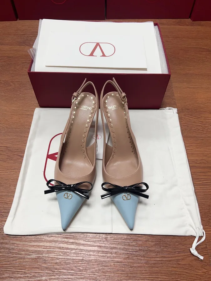 Valentino Women Nude Leather Blue Pointed Heels