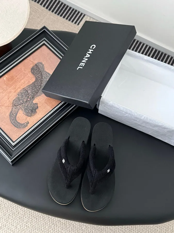 Chanel Women Black Fabric Strap Flip Flop Sandals