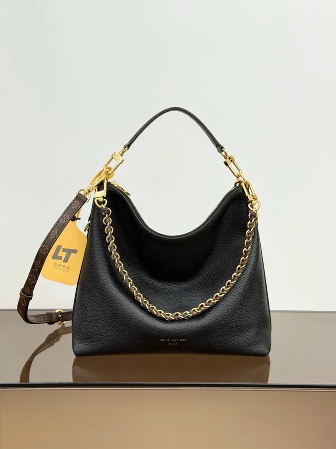 Louis Vuitton Multipass in black
